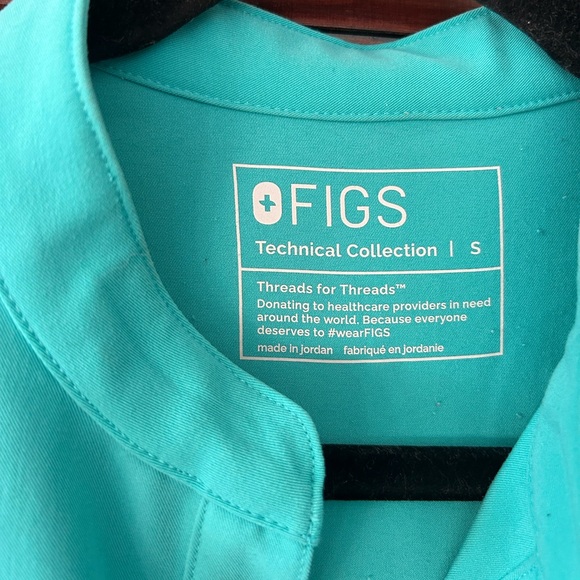 - Figs Rafaela Scrub Top - Picture 2 of 6